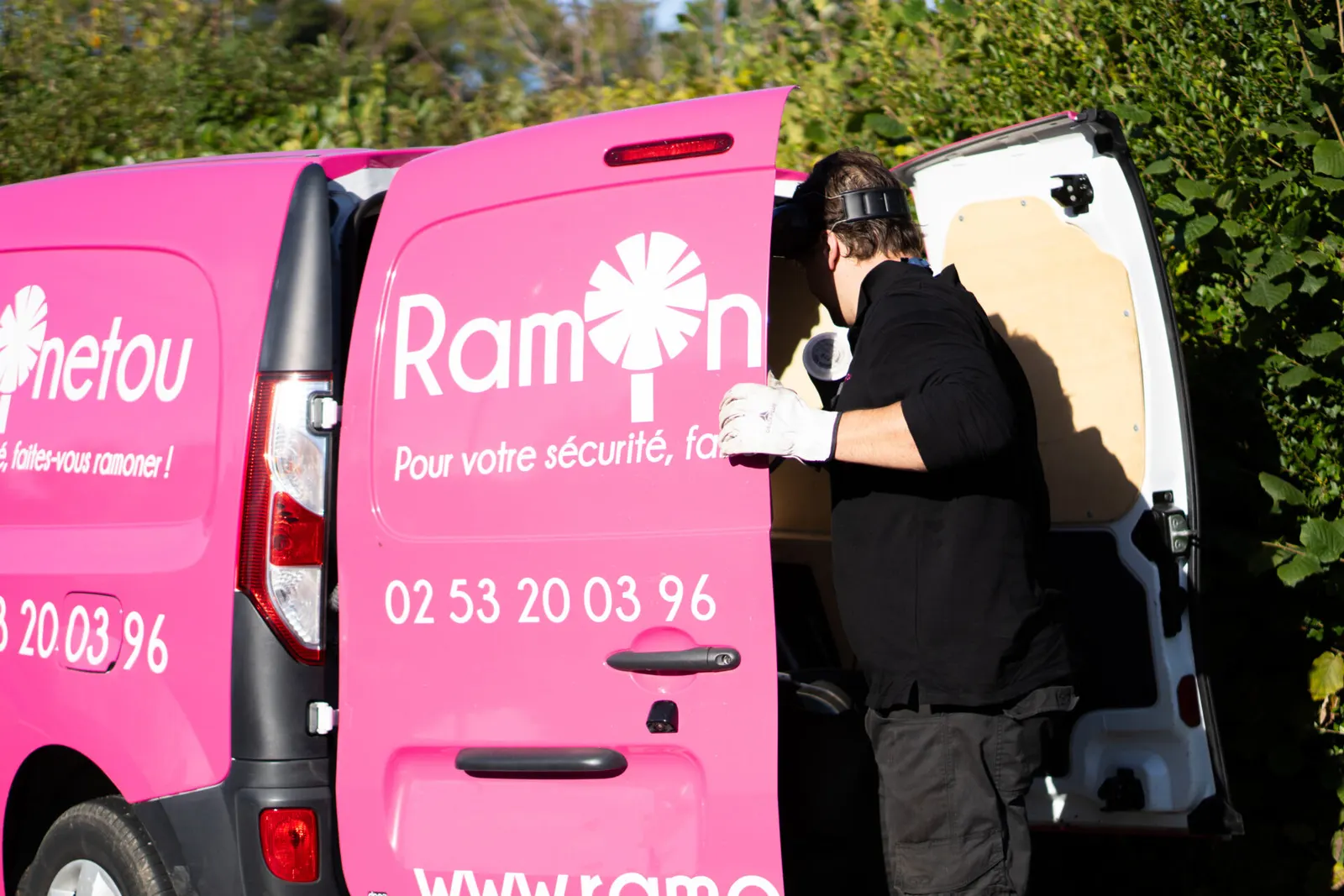 Ramoneur avec ses outils